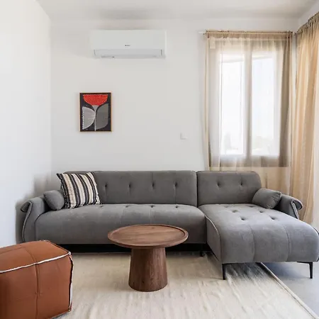 Modern 1br With Balcony & Free Parking Appartement