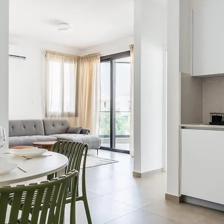 Appartement Modern 1br With Balcony & Free Parking